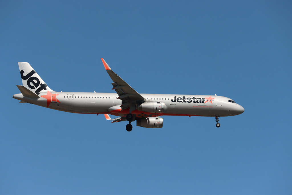 Seconds from Touchdown to Turbulent Decision: Crosswind Go-Around Triggers Rare Dual-Control Incident Over Sydney