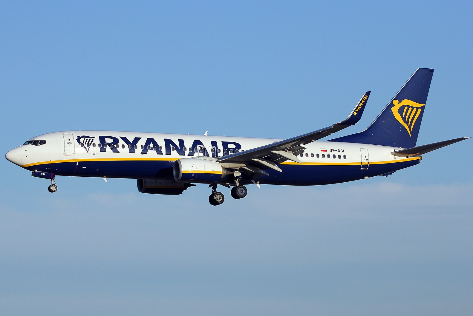 Ryanair Milan Bergamo-Faro Flight – Engine Pod Strike On Landing
