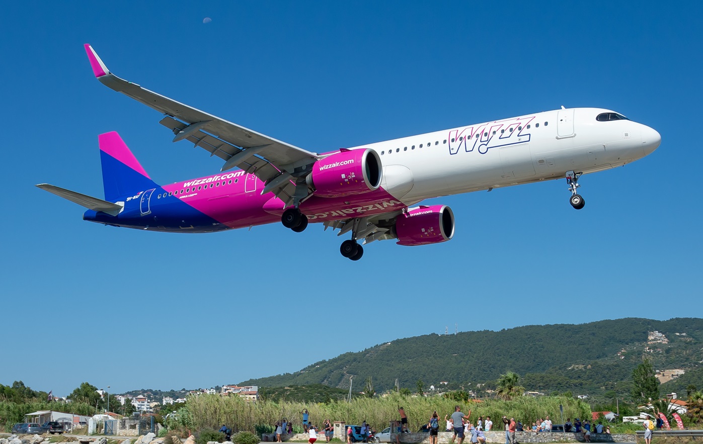 Cruise Turnback: Wizz Air A321neo Returns to Barcelona After Cabin Smoke Alert