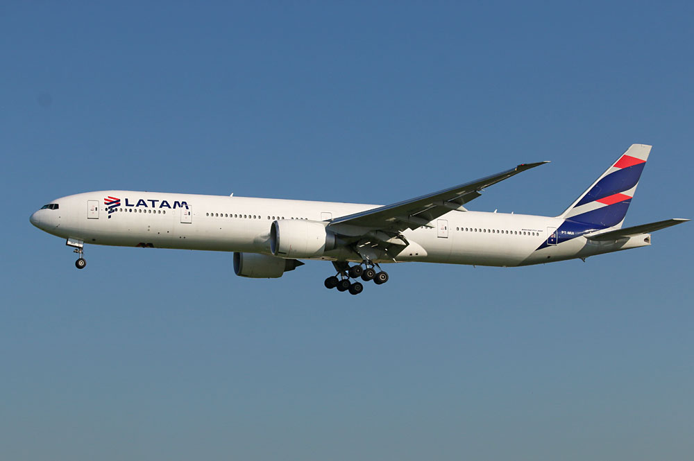 Rotation Rejected at 174 Knots: LATAM 777 Aborts High-Speed Takeoff in São Paulo