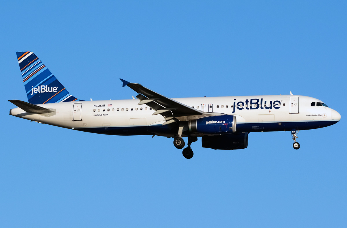 Smoke, Stall and Slides: JetBlue A320 Evacuated After Engine Bang at Newark