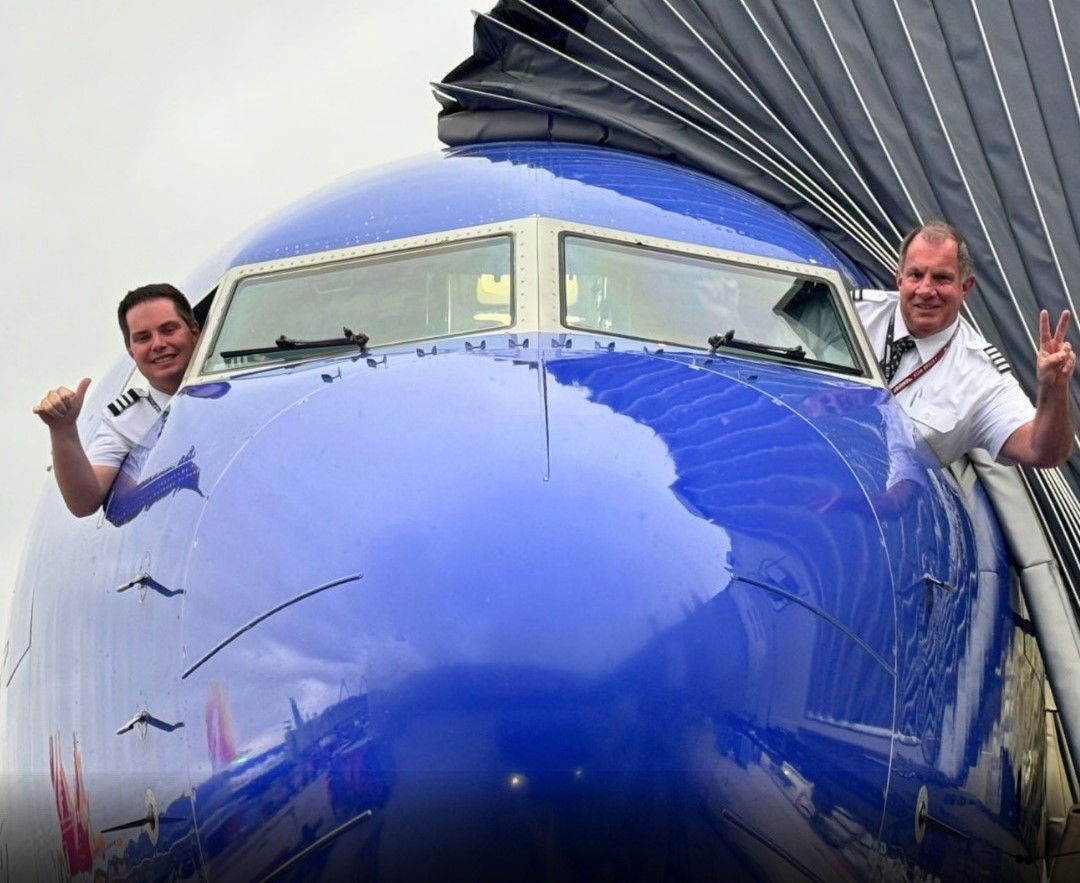 Southwest Airlines Captain Flies Retirement Flight With First Officer Son With A Deeply Personal Final Flight Into Denver
