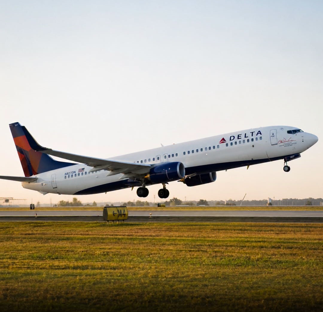 Los Angeles-Bound Delta Flight, a Boeing 737-800 From Bay Area Diverts to Fresno After Engine Issue