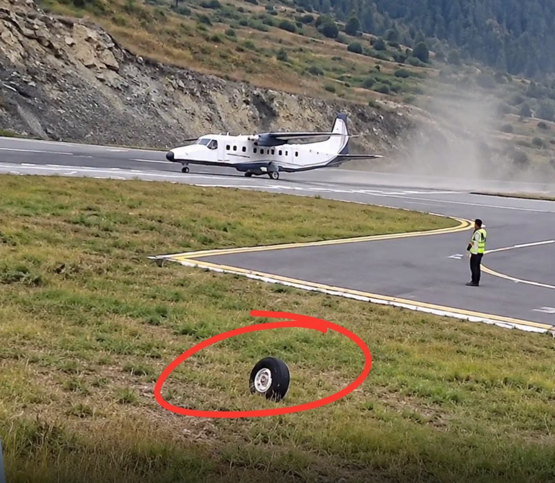 Sita Air Aircraft Loses Right Main Tyre During Landing at Remote Nepal Airport, 16 Onboard Safe as Aircraft Comes to a Stop on Runway