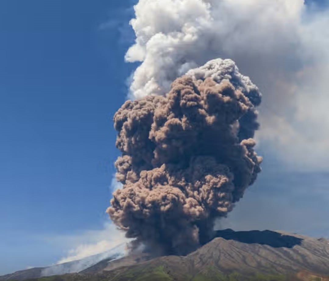 Mount Etna Erupts Again, Grounding Every Flight at Catania Airport as Invisible Volcanic Ash Threatens Jet Engines and Disrupts Thousands of Passengers